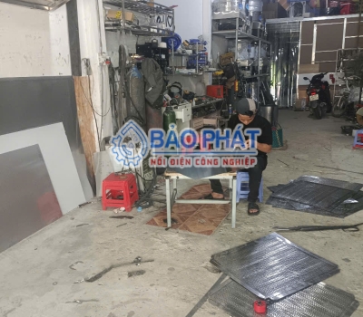 Mẹo Đánh Bóng Inox Công Nghiệp Thực Chiến: Lấy Lại Phong Độ Đỉnh Cao Cho Bếp Của Bạn