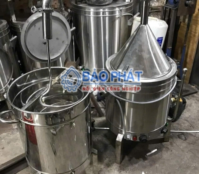 ỨNG DỤNG CỦA NỒI CHƯNG CẤT TINH DẦU BẰNG ĐIỆN 50 LÍT TRONG SẢN XUẤT TINH DẦU THIÊN NHIÊN