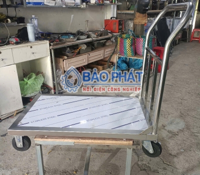 Xe đẩy cho trường học và nhà ăn – Giải pháp vận chuyển hiệu quả, tiết kiệm sức lao động